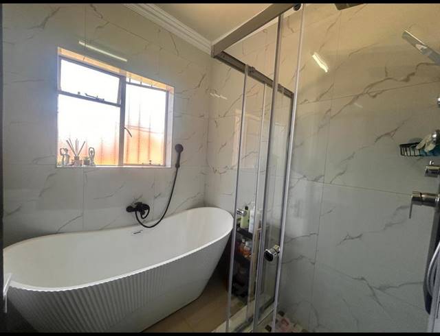 3 BEDROOM TOWNHOUSE FOR SALE IN MEYERVILLE